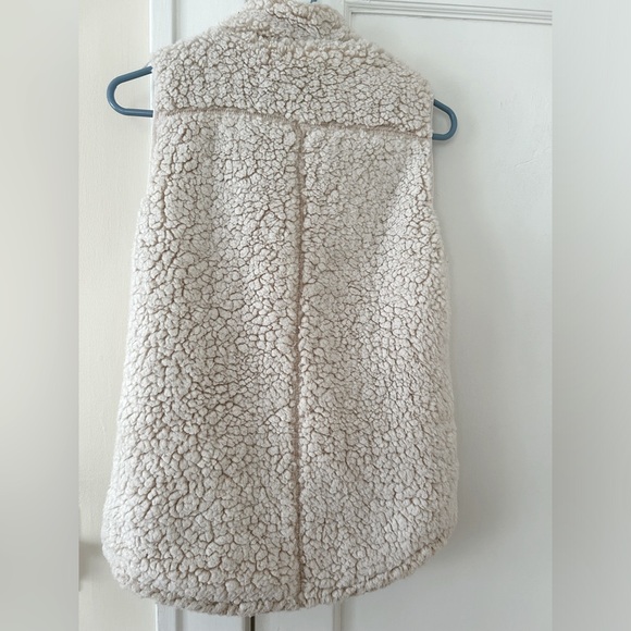 Love Tree Sherpa Vest - Picture 6 of 6